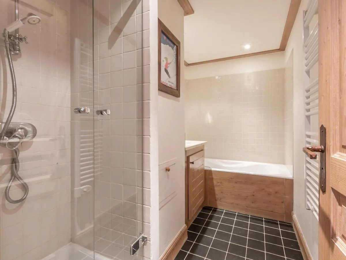 Appartement Elegant Avec Wifi, Terrasse Et Parking Couvert A Val-D'Isere, Proche Des Pistes - Fr-1-694-100