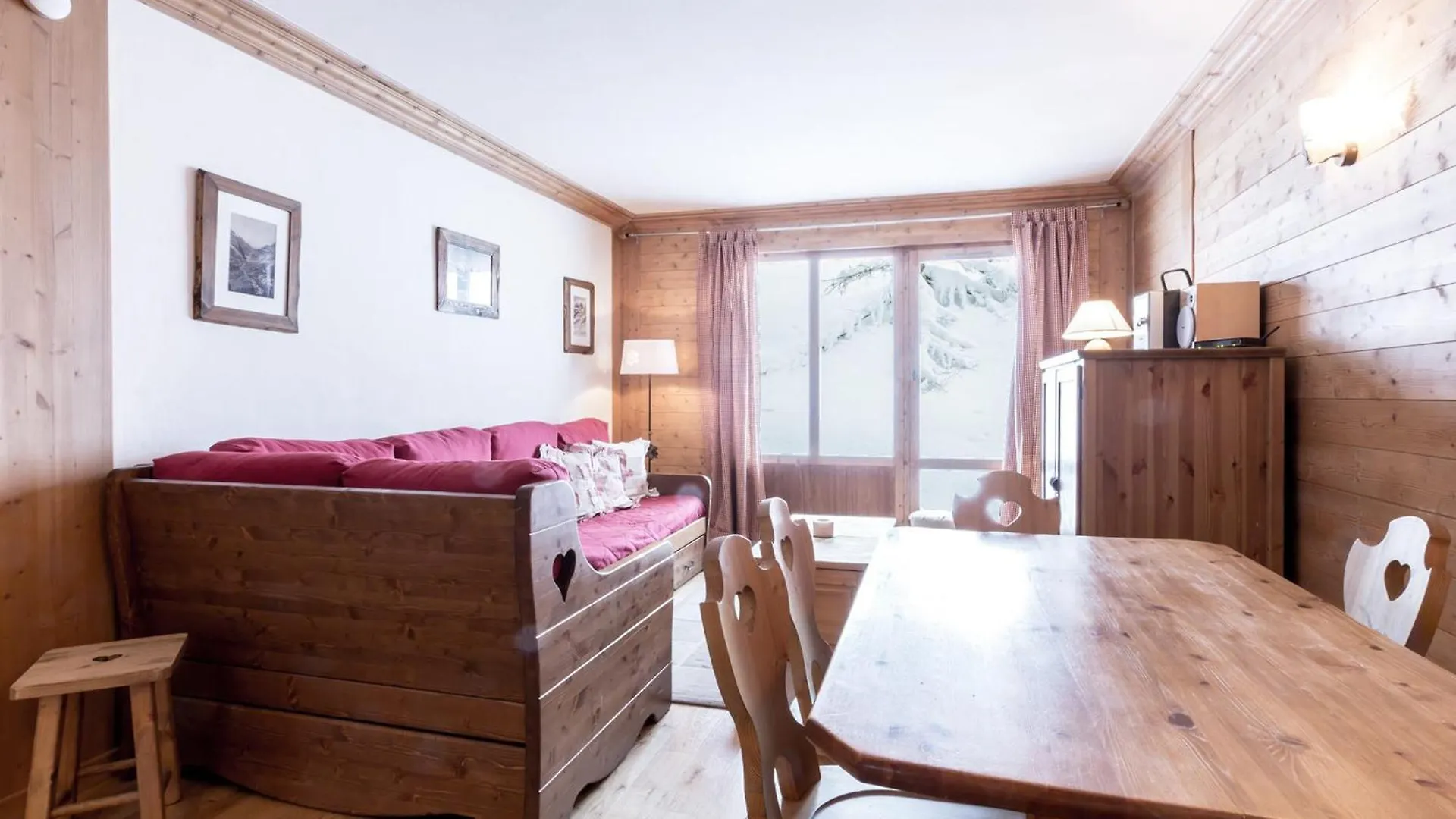 Appartement Elegant Avec Wifi, Terrasse Et Parking Couvert A Val-D'Isere, Proche Des Pistes - Fr-1-694-100